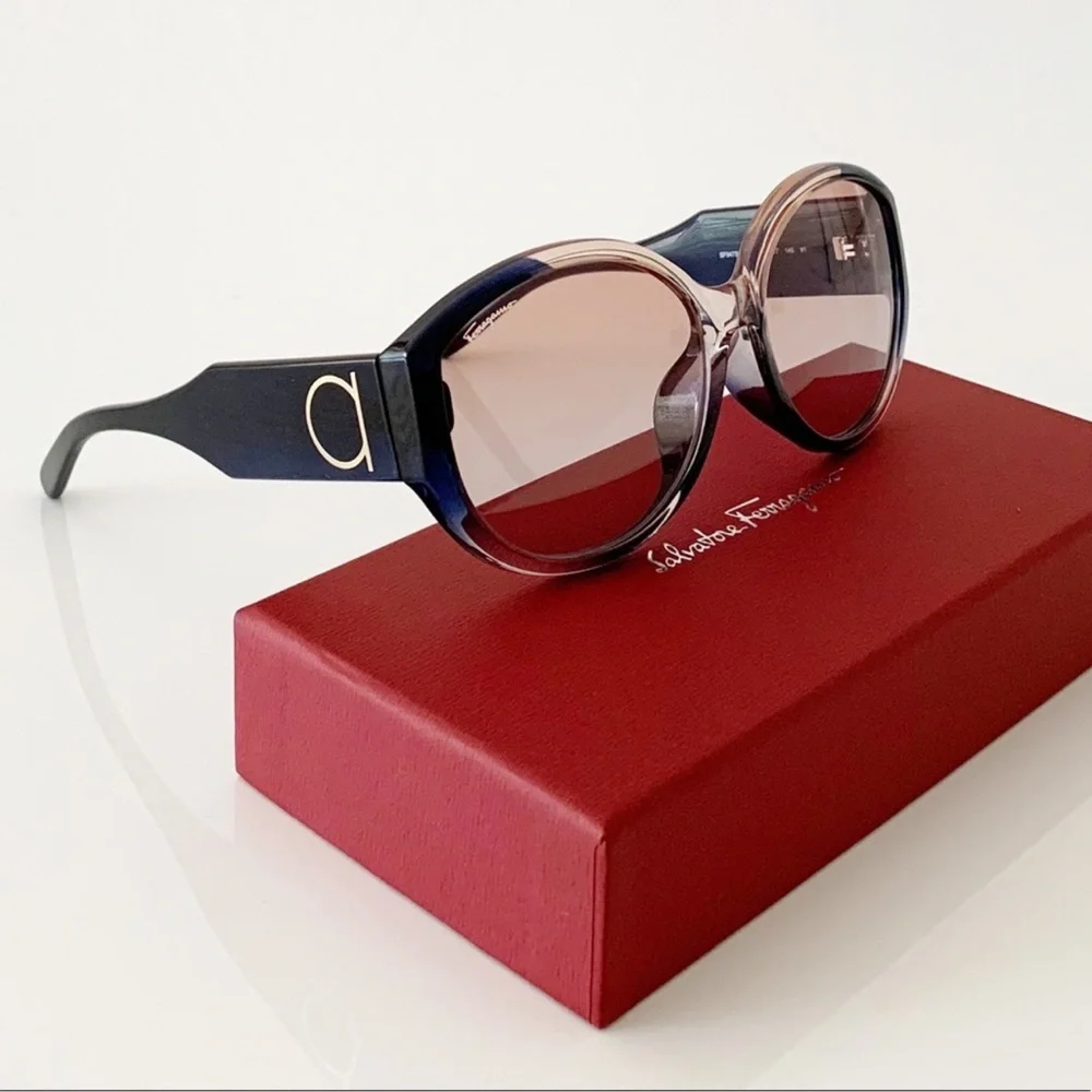 Salvatore Ferragamo Women's Gradient Brown Round Sunglasses